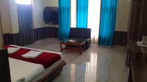Vella Mrina Group of Hotel Edge # Free Parking-cricket stadium 10 km-Mcleodganj 2 km- Bhagsunag 4 km