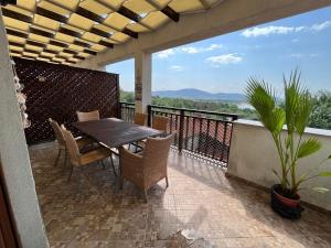 Cosy Apartment with Sea view in Santa Marina