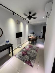 Apartment with 2 Bedrooms, Trefoil @ Setia City (Imperia Asia Guest House)