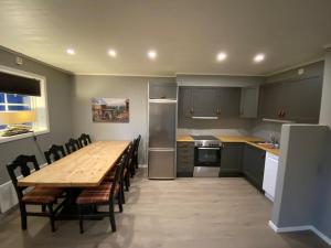 JotunheimenBesseggen7pplViewAmazing hikes