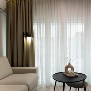 Portrait - Deluxe Living