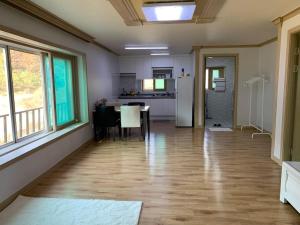 안성 미리내 호숫가 독채펜션 숙소 스위트룸