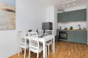 Stadion Apartment with Parking by Noclegi Renters