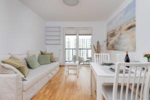 Stadion Apartment with Parking by Noclegi Renters