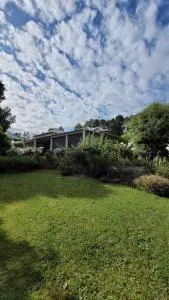 Quiet family retreat getaway - Wildlife Park, Sovereign Hill, Kryall Castle and city at your door - modern house, 8 guests, 4 bedrooms, 5 beds - Mount Clear