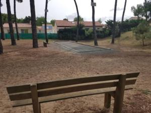 Maisonnette à deux pas de la plage dans résidence calme