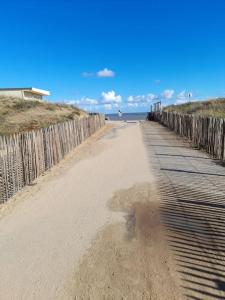 Maisonnette à deux pas de la plage dans résidence calme