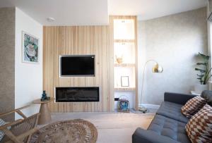 Modern two bedroom apartment close to the beach