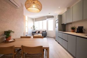 Modern two bedroom apartment close to the beach