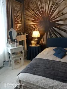 Chambre Bounty, B&B, cuisine privée, lit queen size, terrasse, parking, garage - Cunlhat