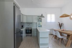 Nice And Spacious Apartment In Paros