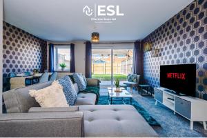 3 Bedroom House with Garden and Driveway Parking - Less than 10 Mins from Chester City Centre