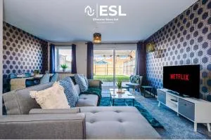 3 Bedroom House with Garden and Driveway Parking - Less than 10 Mins from Chester City Centre - Sandycroft