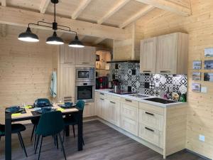 Chalets Maison des Createurs : photos des chambres