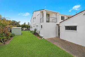 Fantastic Buddina Duplex