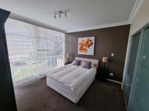 Walk frm Mandela Square, Sandton City and Gautrain