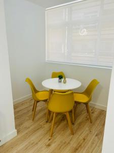 Industrial -Apartamentos Birdie-