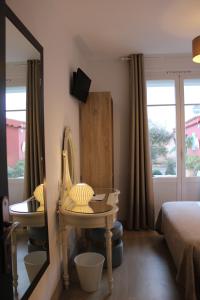 Hotels Hotel La Villa des Oliviers : photos des chambres