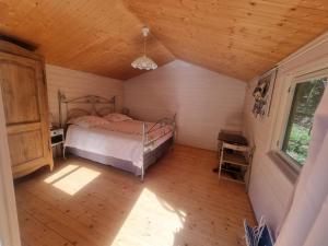 Chalet avec piscine privée dans la forêt