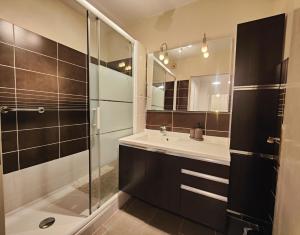 Appartements *Appart Lily* Parking* 5 min du coeur de ville : photos des chambres