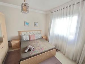 Immaculate New Modern Apartment with air conditioner-4 Bed-Beach 7min-S1