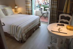 Hotels Hotel La Villa des Oliviers : photos des chambres
