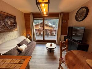 Châtel : 2 pièces pour 4 pers, terrasse, parking - FR-1-198-224