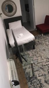 Lovely Studio Flat With Free Parking - Near to City Center