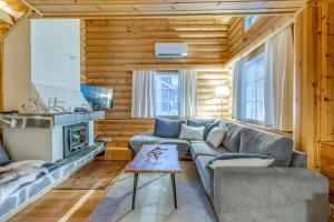 Log Cabin Apartment Alppirinne