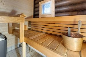 Log Cabin Apartment Alppirinne