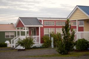 Narrows Too Camping Resort Loft Cottage 12