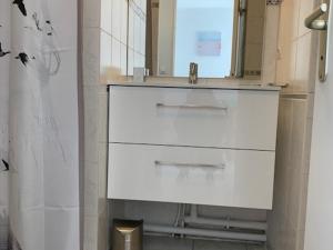 Appartement climatisé à Balaruc-les-Bains avec balcon, parking et animaux admis - FR-1-503-127