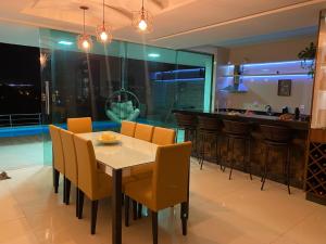 Sobrado piscina bem localizado 5 min do Flamboyant