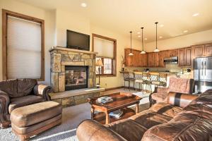 Crested Butte Townhome with Views - Steps to Lifts!