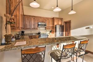 Crested Butte Townhome with Views - Steps to Lifts!