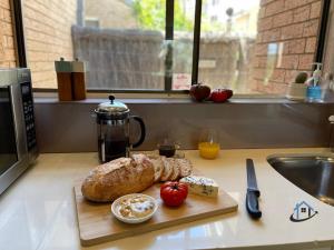 Harbord House - Ocean views, plunge pool, 2 bed, free-wi-fi, superb location