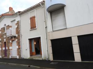 Maison T3 avec cour close, proche plage et commerces, quartier Arago, Les Sables-dOlonne - FR-1-92-657