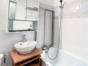 Studio confortable skis aux pieds avec balcon - FR-1-267-245