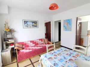 Maisons de vacances Maison pres de la plage avec parking, jardin clos, et equipements complets 6 couchages - FR-1-246A-167 : photos des chambres