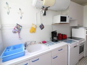 Maisons de vacances Maison pres de la plage avec parking, jardin clos, et equipements complets 6 couchages - FR-1-246A-167 : photos des chambres