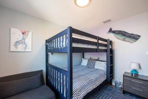 TheHook Wine &Sinker