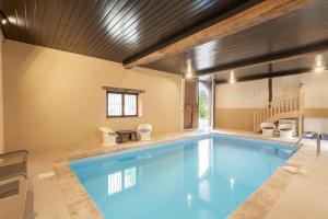 Villas Crazy Villa Ricardiere 89 - Indoor heated pool - Basket - 2h Paris - 30p : photos des chambres