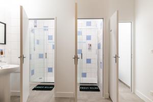 Villas Crazy Villa Ricardiere 89 - Indoor heated pool - Basket - 2h Paris - 30p : photos des chambres