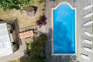 Villas Crazy Villa Ecottay 61 - Heated pool & sauna - 2h from Paris - 30p : photos des chambres