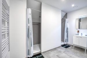 Villas Crazy Villa Chalonie 28 - Heated pool - Soccer - Basket - 2h Paris - 30p : photos des chambres