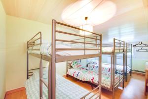 Villas Crazy Villa Radar 89 - Heated pool - Multisports field - 2h Paris - 30p : photos des chambres