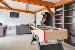 Villas Crazy Villa Luigny 28 - Heated pool - City Stade - 1h20 Paris - 30P : photos des chambres