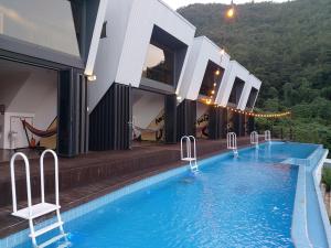 Tongyeong Amusing Story