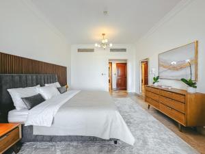 Luton Vacation Homes - Luxury & Spacious 1BR North Residence Fairmont , Palm Jumeirah - 90AB3