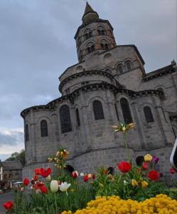 Appartements Lilas, Gite Saint Antoine, Orcival, Entre Sancy et Volcans. : photos des chambres